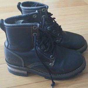 skechers women's laramie 2 engineer boot